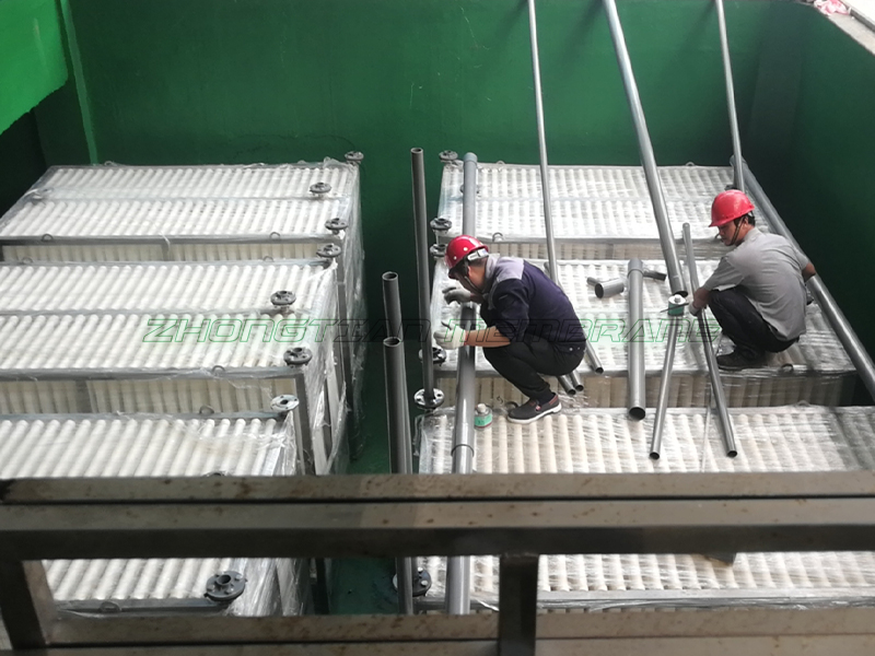 5000噸電子廠生產(chǎn)廢水MBR膜組安裝試水現(xiàn)場(chǎng)（一）